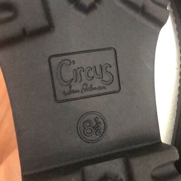 Circus Sam Edelman White loafer with gold hardware black chunky heel size 8.5. - Picture 5 of 9